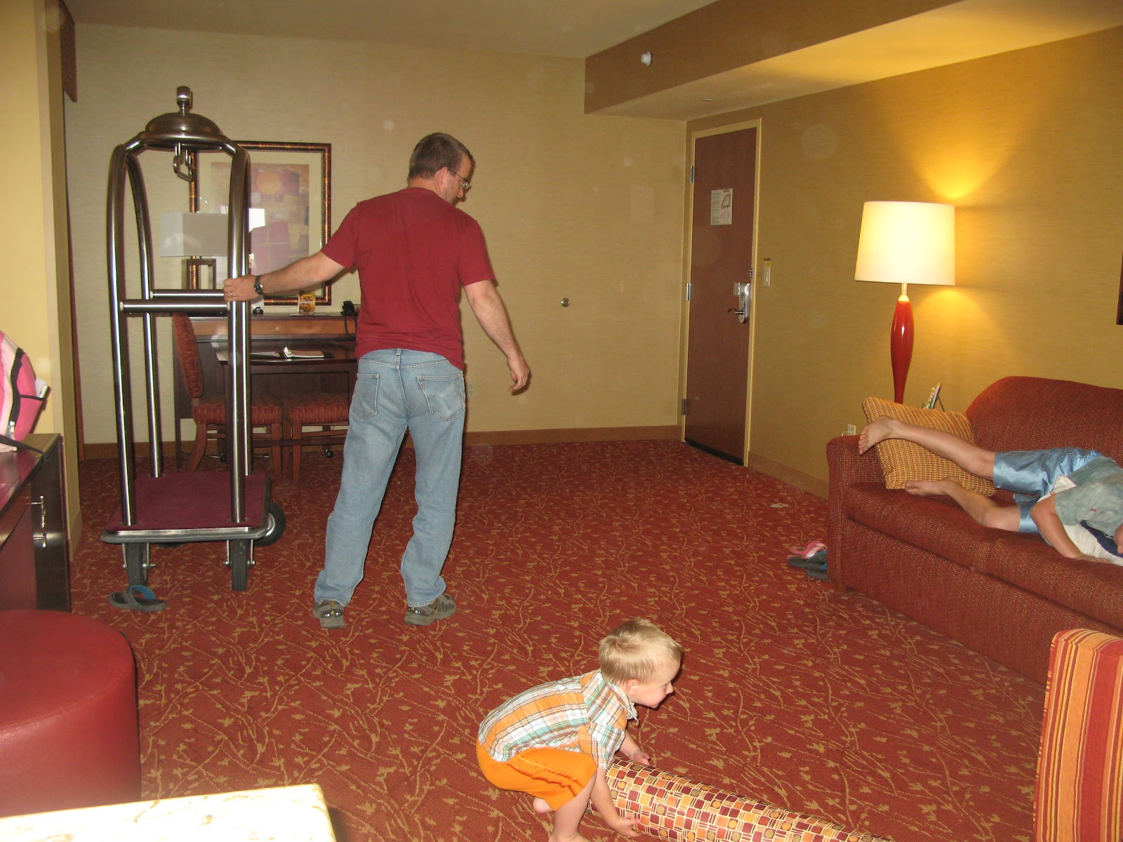 The Kerrie Show Feeding Kids Pork Rinds & Twinkies (Day 34 of Travel)